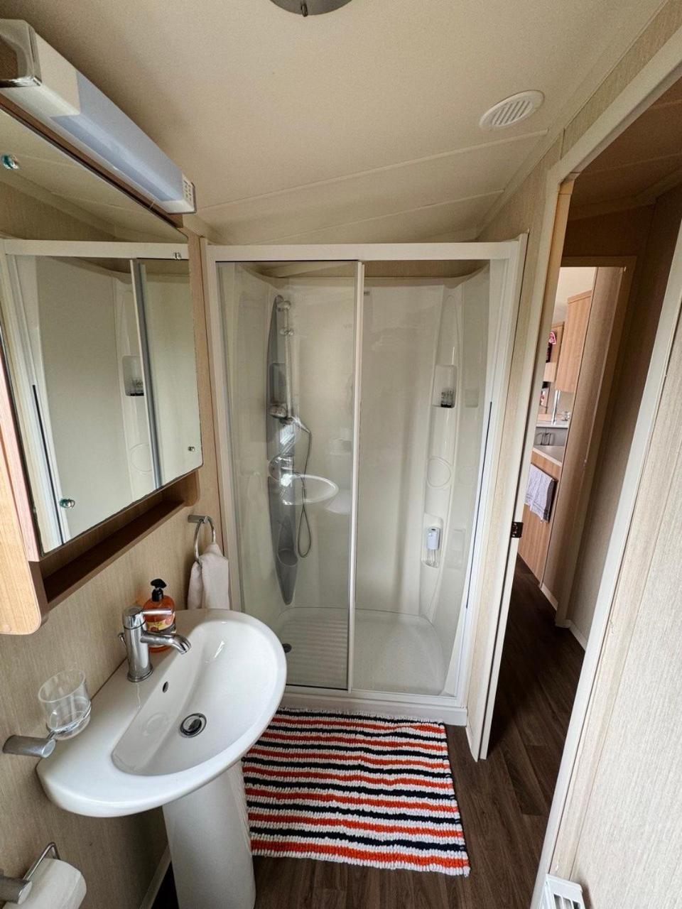 Relax & Dream Hotel Port Seton Bagian luar foto